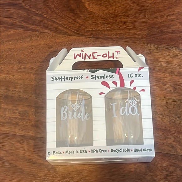 Bridal Wine Glasses - Picture 1 of 3